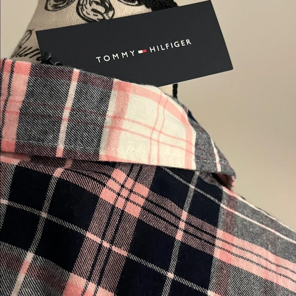 💗Tommy Hilfiger Pink and Blue Plaid Button Down Shirt - Picture 6 of 13